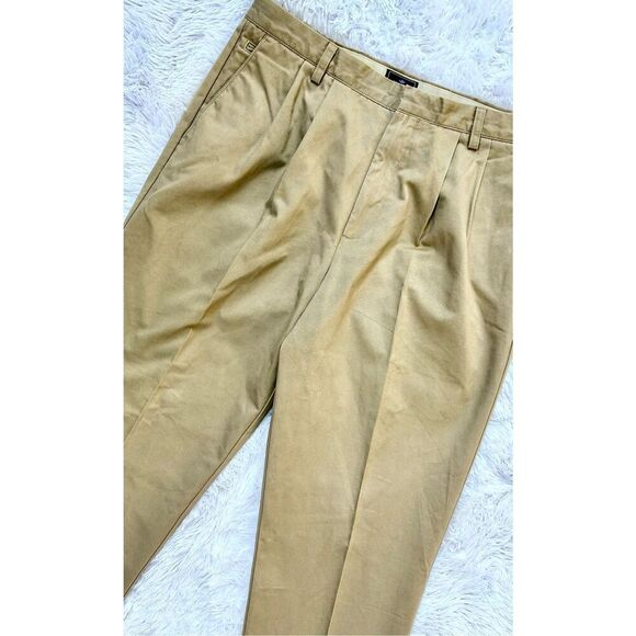 Dockers D4 SZ 36x32 Relaxed Fit Pleated Tan Khaki Pants - Picture 3 of 10